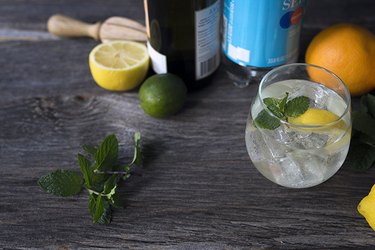 How to Make a Wine Spritzer | eHow