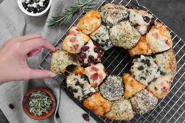 Mix & match savory pull-apart bread