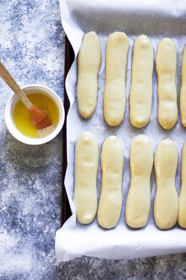 How to Make Olive Garden's Breadsticks