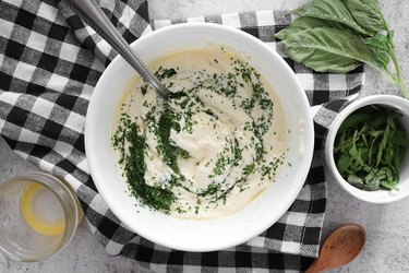 Mix the ricotta, eggs and parsley