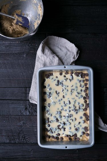 Peanut Butter Chocolate Chip Gooey Bars Recipe | eHow