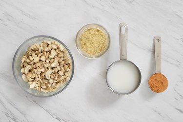 Ingredients for cashew cheeze